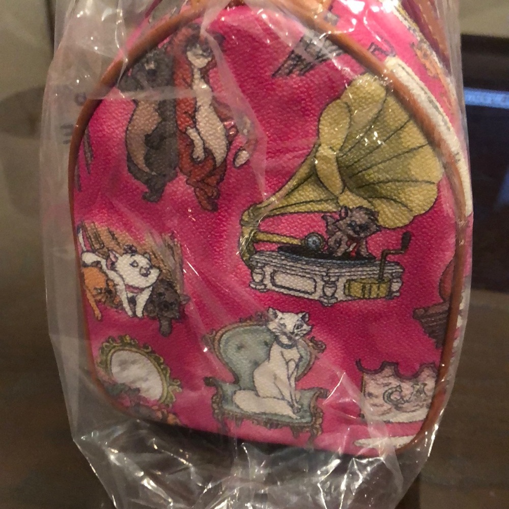 Disney’s Dooney and Bourke Aristocats Satchel - Picture 8 of 11